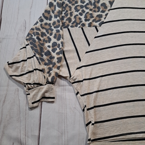 Haptics Size 1X Mixed Print Contrast Trim Top - Picture 6 of 8